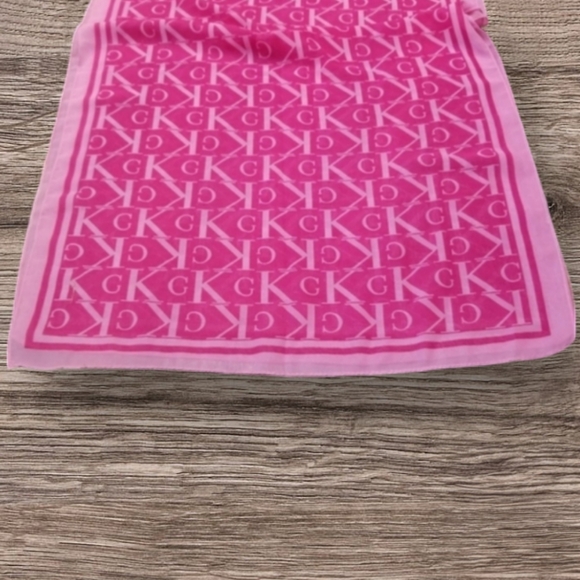 NOXIYA PINK PRINT SCARF 60" LONG X 20" WIDE - Picture 5 of 5